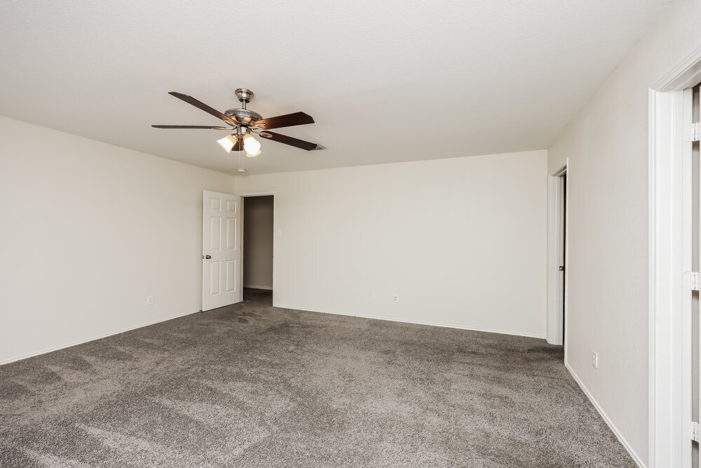 Building Photo - 2216 Overlook Ln