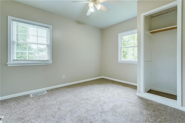 Building Photo - 4539 Dewey Ave