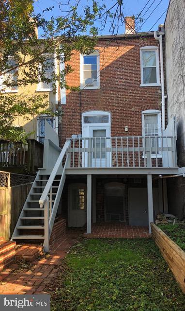 Building Photo - 616 11th St NE