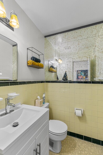 Building Photo - 2003 Roebuck St