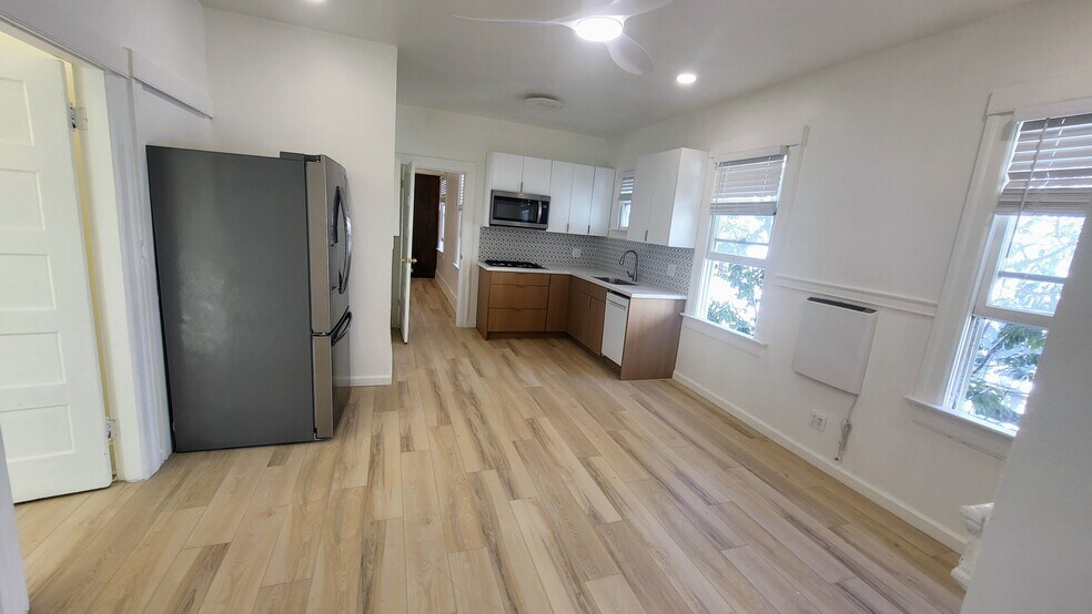 Kitchen - 2112 Ashby Ave