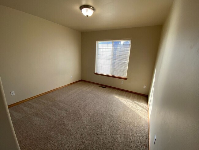 Building Photo - Nice 3 Bed, 2 Bath Home!