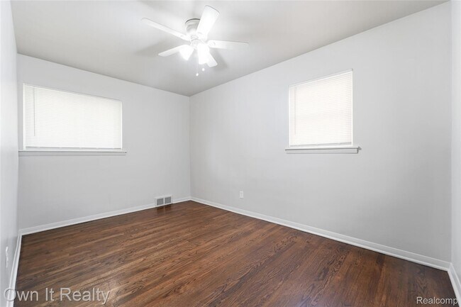 Building Photo - 24985 Mabray Ave