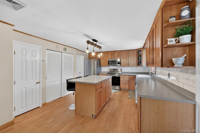 Building Photo - 22 Blossom Hill Dr