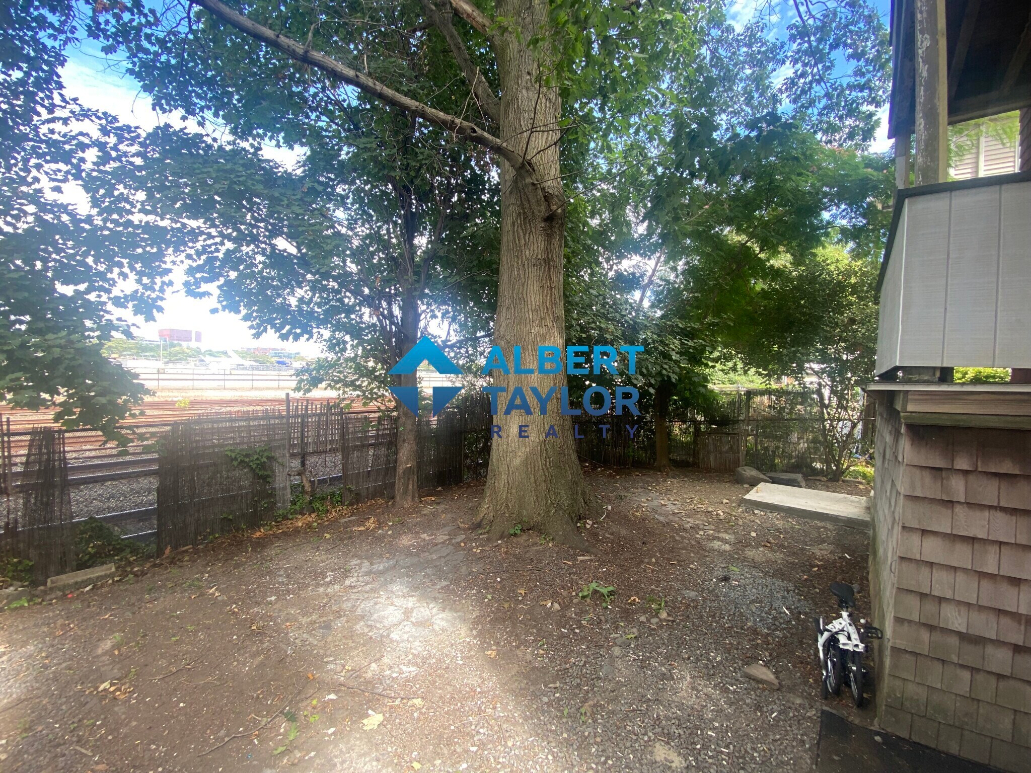 Building Photo - 18 Sawyer Ter