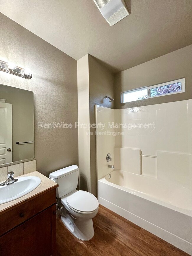 Building Photo - 2253 W los Flores Dr