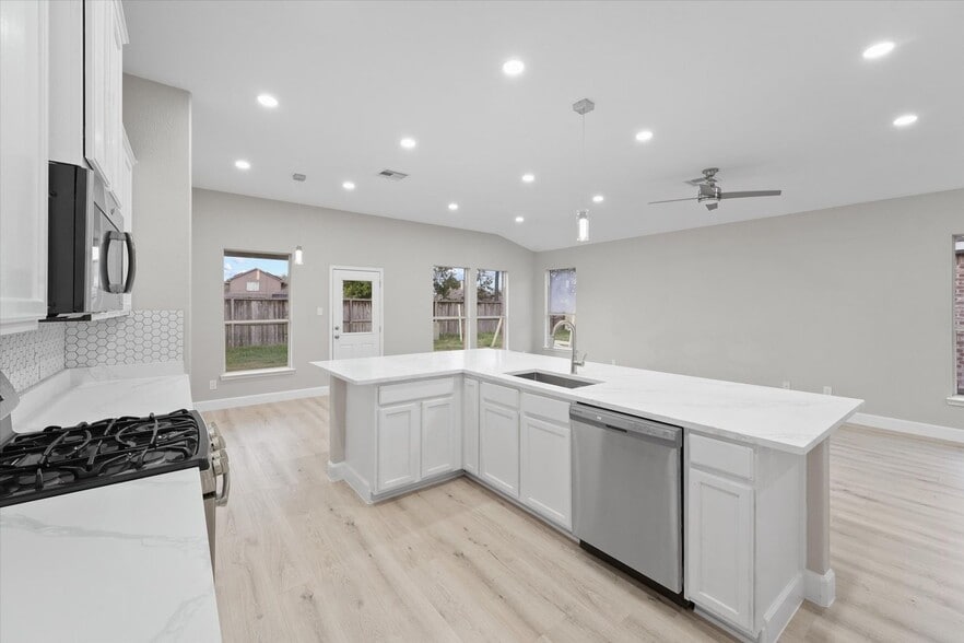 Building Photo - 21405 Naples Holw Ln