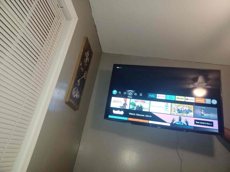 Building Photo - 17791 Lebanon Rd