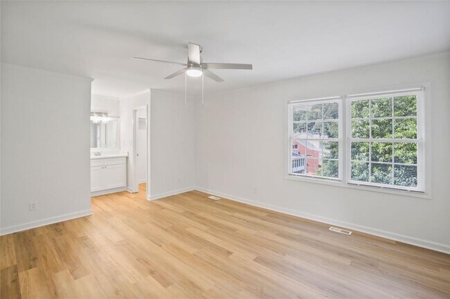 Building Photo - 460 Forestgate Ct