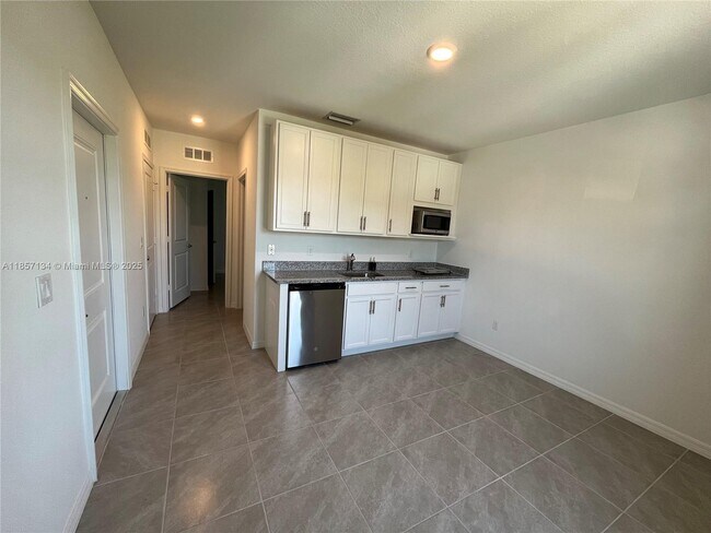 Building Photo - 270 SW Tulip Blvd