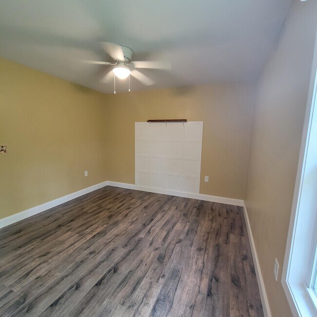 Building Photo - 27 Patrick Dr