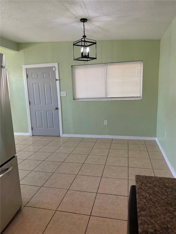 Building Photo - 720 Manor Dr