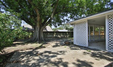 Building Photo - 21306 Park Run Dr