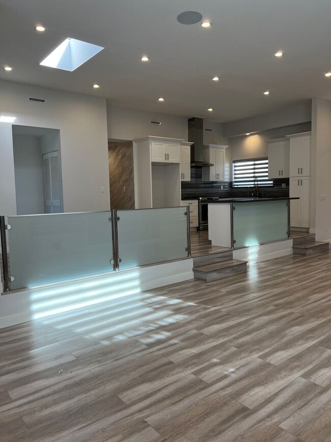 Building Photo - 2 Bedroom Modern Luxury, Valley Village