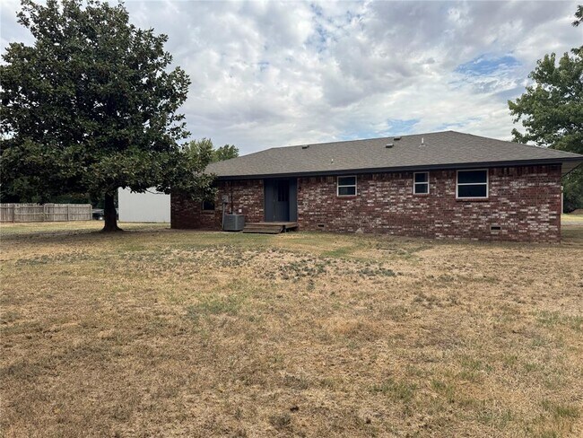 Building Photo - 14820 W Funston Dr