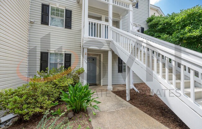 Building Photo - Spacious 2BR, 2BA Condo in Desirable Chapel Hill Community