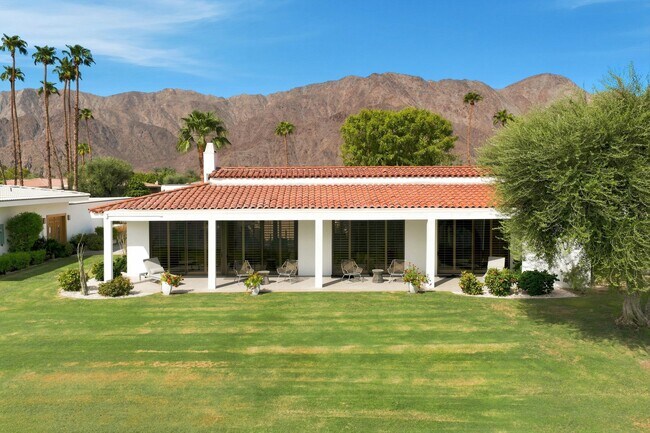 Building Photo - 78025 Lago Dr