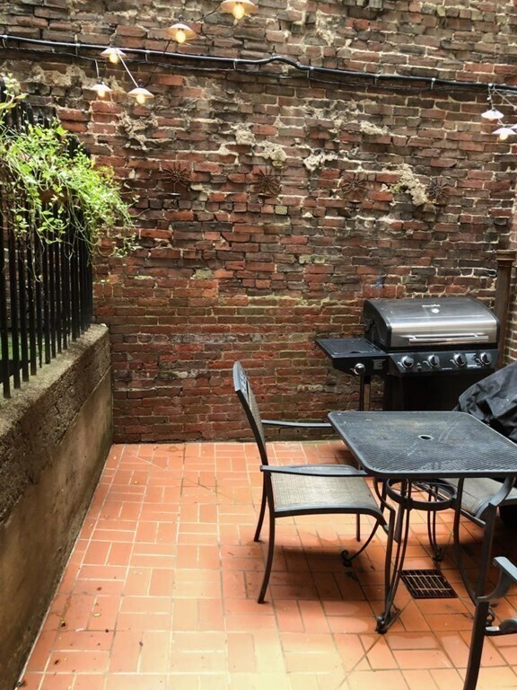 Building Photo - 7 Unity St