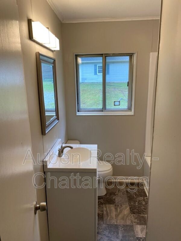 Building Photo - 1512 Wilson Rd