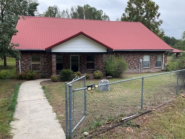 Primary Photo - Spacious Home in Leesville