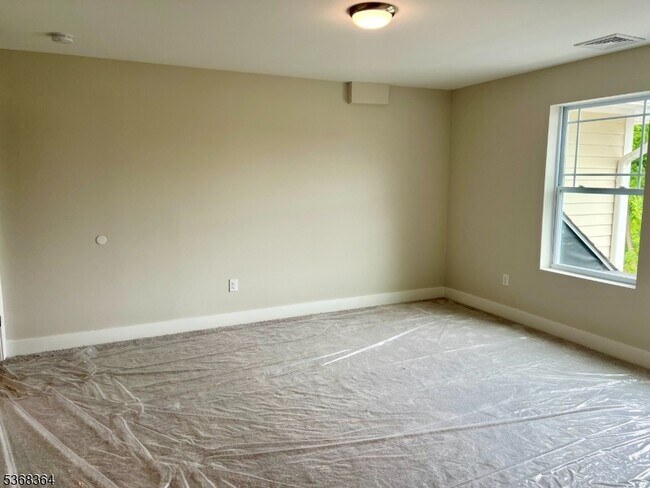 Building Photo - 692 US-206