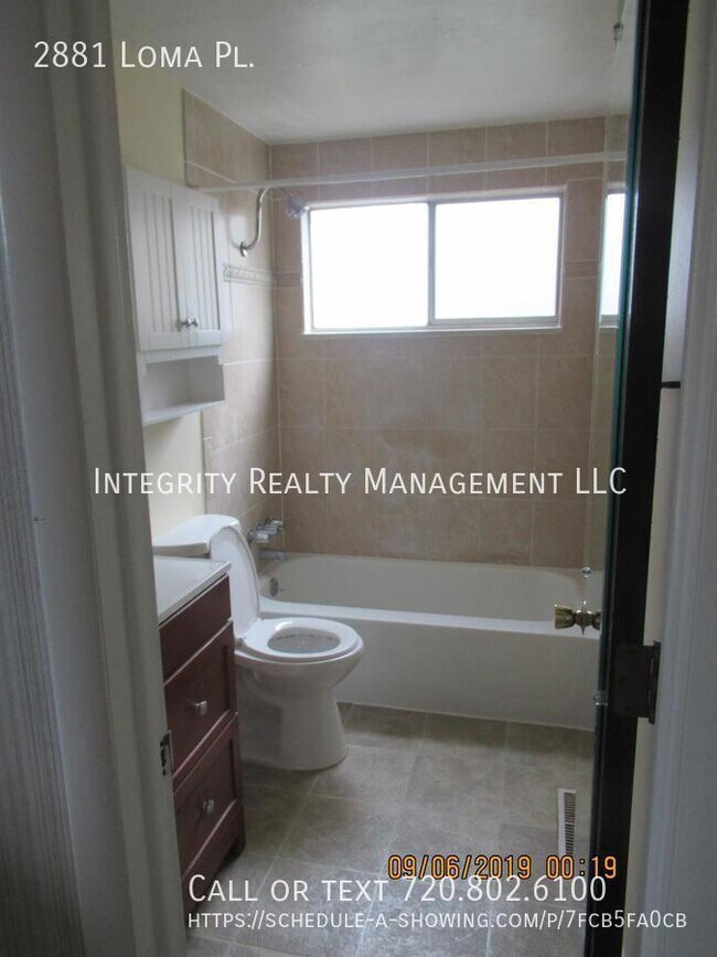 Building Photo - 2881 Loma Pl