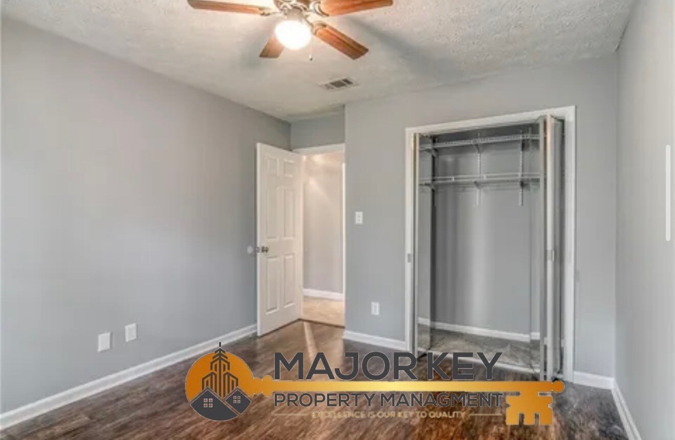 Building Photo - 2340 Beaver Ruin Rd