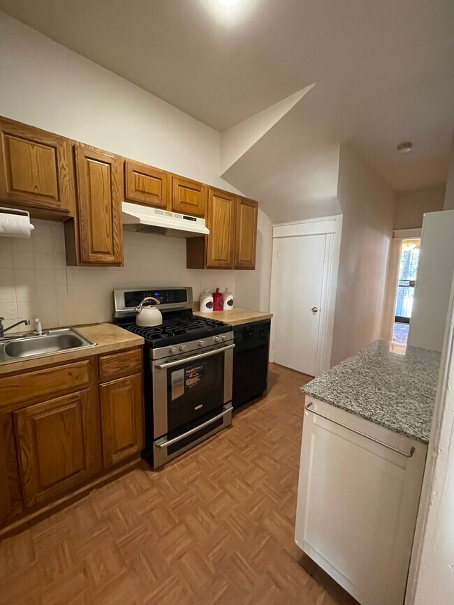 Building Photo - 1145 Morse St NE