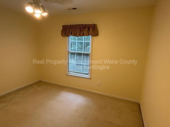 Building Photo - 106 Oak Spring Ct