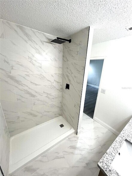 Building Photo - 12219 Armenia Gables Cir