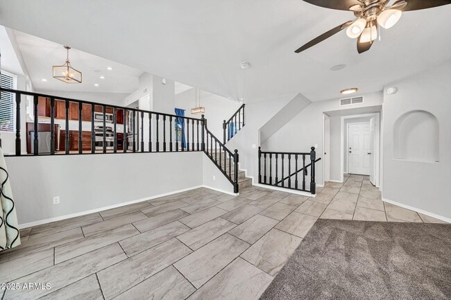 Building Photo - 5044 E Paradise Ln