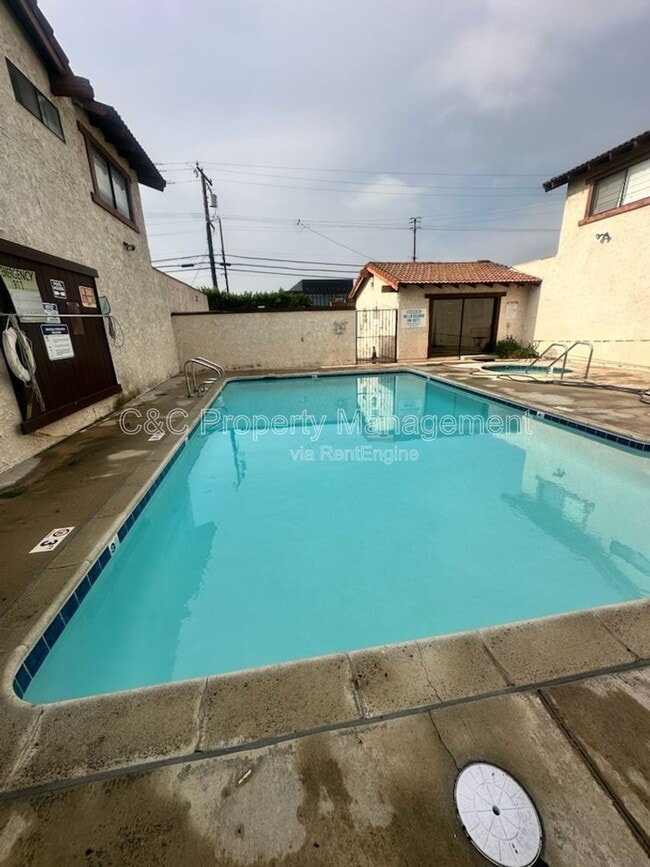 Building Photo - 8219 Rosemead Blvd