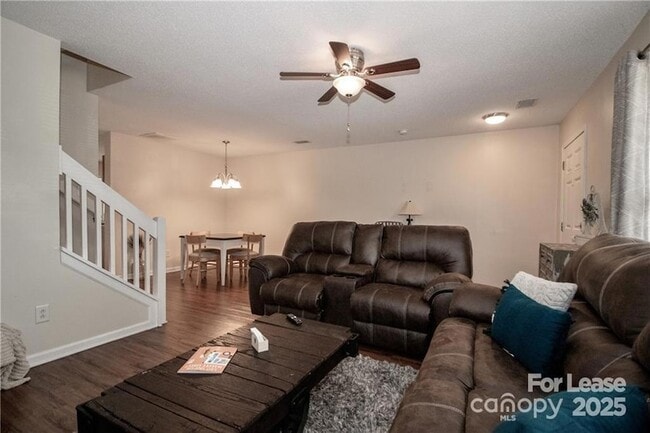 Building Photo - 137 Lynch Cir