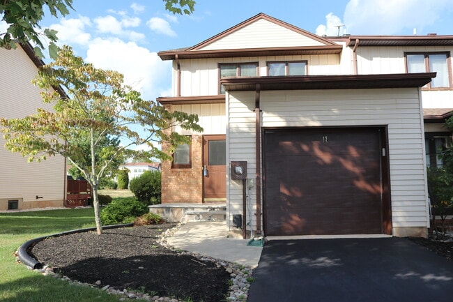 Building Photo - 17 Saxonney Cir