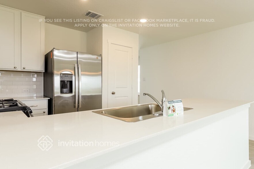 Building Photo - 3306 Rock Ml Dm