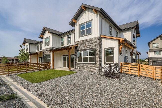 Building Photo - 2502 Colt Wy