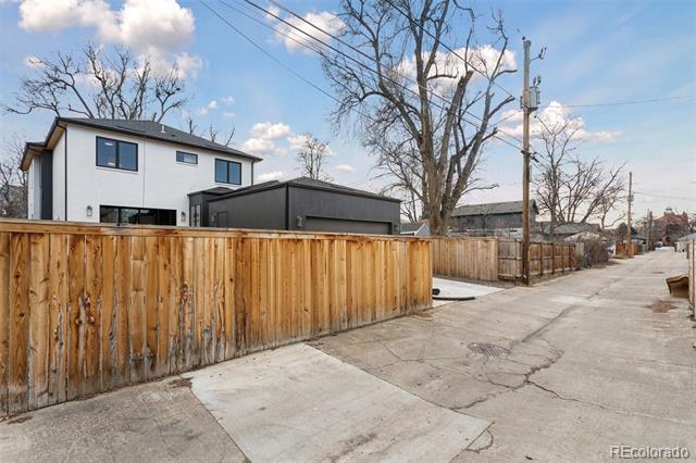 Building Photo - 1117 S Madison St