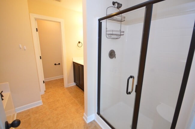 Building Photo - 204 Station Dr