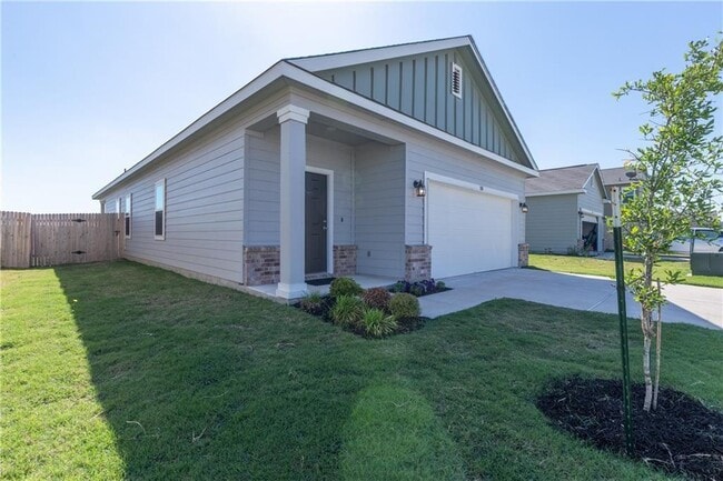 Building Photo - 108 Athena Way