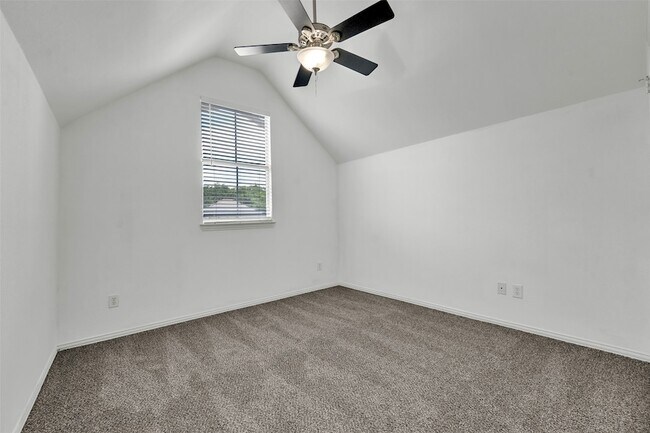 Building Photo - 10108 Cherry Hill Ln