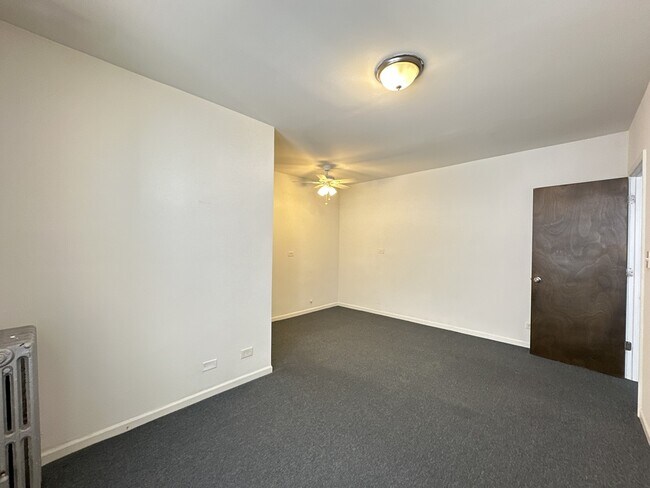 Building Photo - 5710 N Winthrop Ave