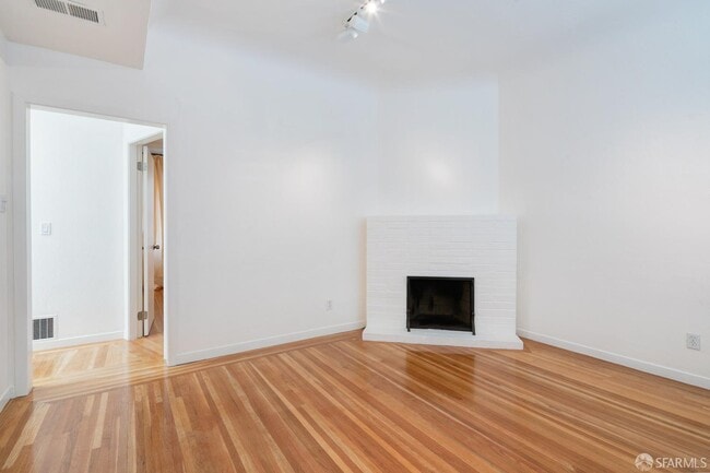 Building Photo - 2664 Baker St