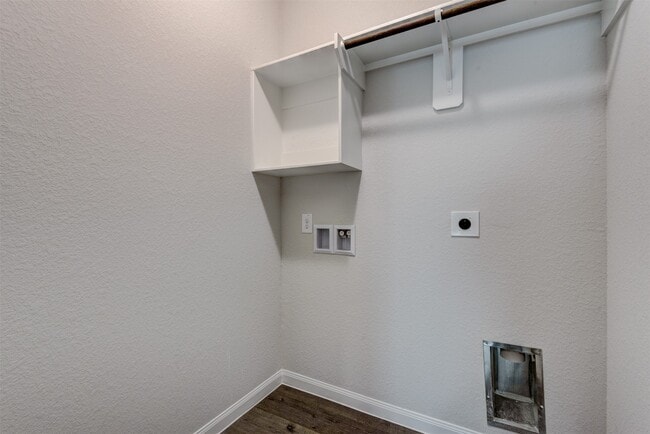 Building Photo - 5011 Blue Jacaranda Wy