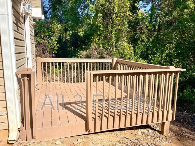 Building Photo - 2024 Smithfield Ave