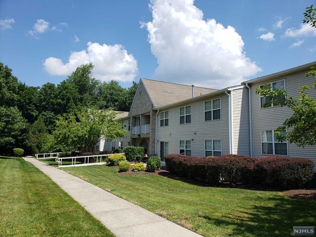 9 Parkside Ct - 9 Parkside Ct Wayne NJ 07470 | Apartment Finder