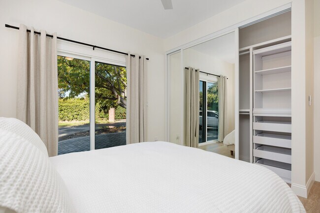 Building Photo - 1559 Rancho Serena