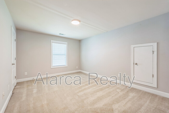 Building Photo - 1016 Ridgehaven Rd