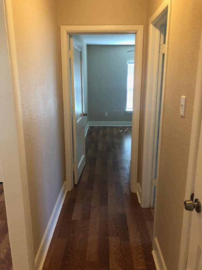 Building Photo - 10563 Dawn Dr