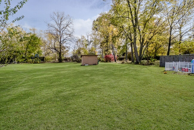 Building Photo - Bright & Inviting 2BR Home Near the Monon Center