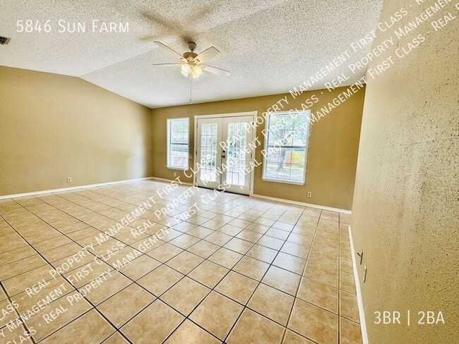 Building Photo - 5846 Sun Farm
